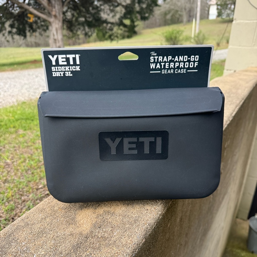 YETI Sidekick Dry 3L Waterproof Gear Case Black | Strap-and-Go Cooler Accessory